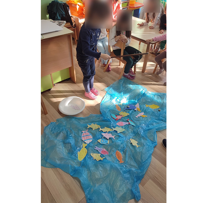 Pecanje ribica pomoću magneta