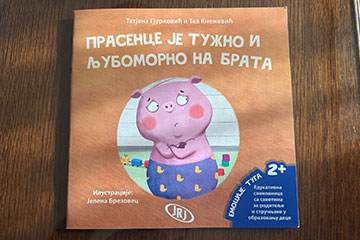 Read more about the article Prasence je tužno i ljubomorno na brata